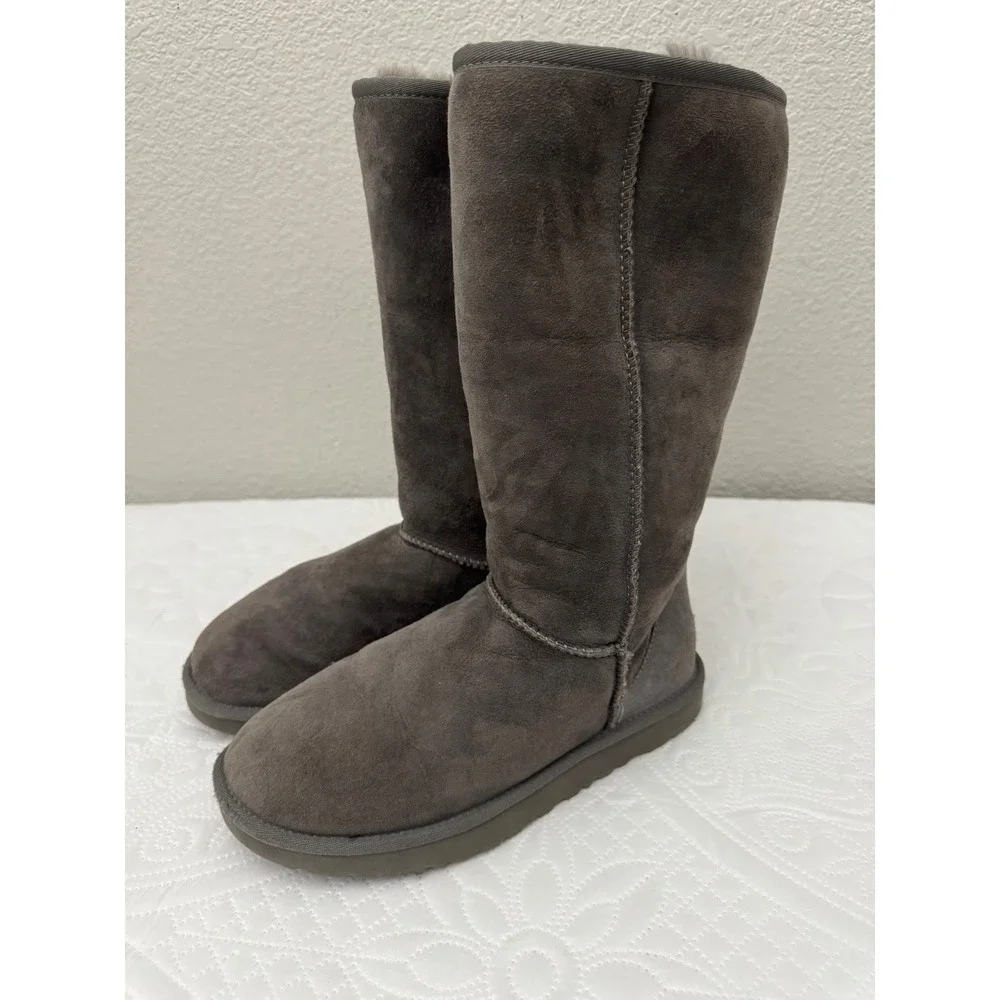 Ugg Classic Tall Boots Gray Suede Sheepskin Lined Size 7